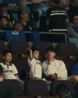 kaiyun-马龙全家都来了！一家四口现身首体现场观战CBA总决赛G4